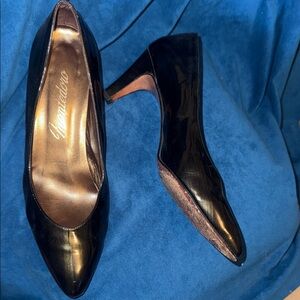 Montedoro Elegant emerald/ Black leather Pumps size 10